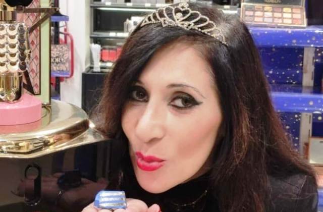 Niscemi. L'hostess Adriana Militello, incoronata "Reginetta consulente fragranze Sephora 2022" 